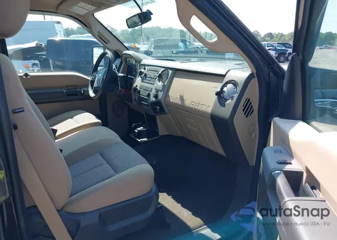 2013 Ford F-250 Xlt z USA, uszkodzony, nr VIN 1FT7W2B69DEA79025